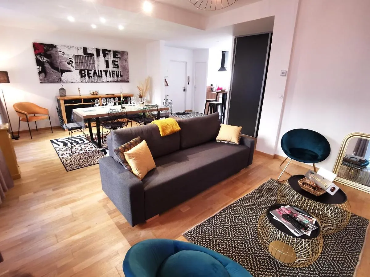 Apartment Premier Chapitre - Design Et Charme De L'Ancien En Coeur De Ville Saint-Brieuc France